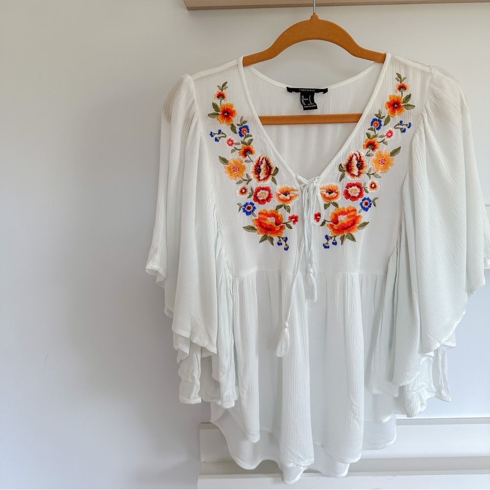 Forever 21 White Floral Embroidered Short Sleeve Top